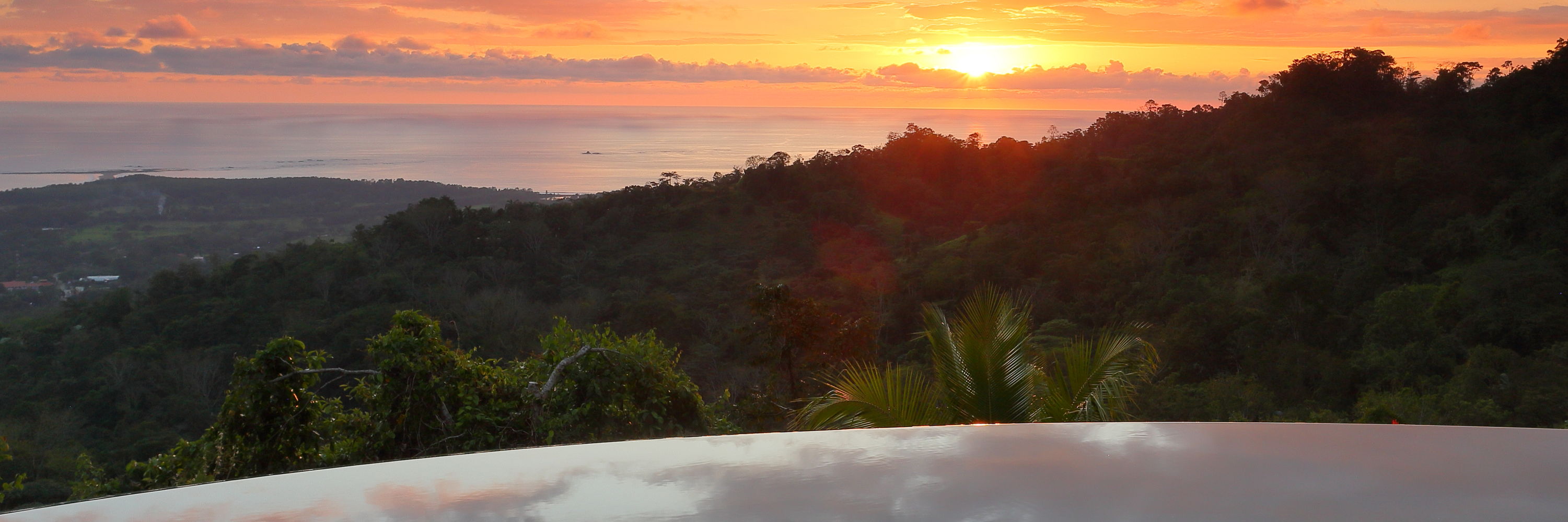 Private infinity pool overlooking the Pacific